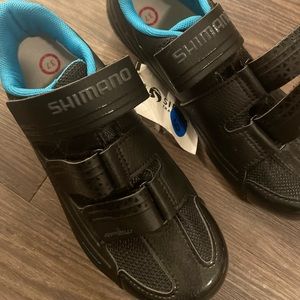 New with tag cycling shoes